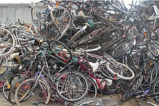 Коллекция велосипедов привела к жалобам соседей