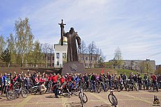 Велосипедисты Екатеринбурга поздравили ветеранов и учредили «День веловстреч»
