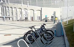 «Екатеринбург-Арена» ждет велосипедистов в гости:  главный стадион города оснастили велосипедными парковками 