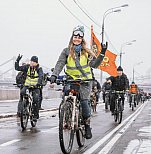 «Велик зимой – это норма!» В Москве состоялся зимний праздничный велопробег